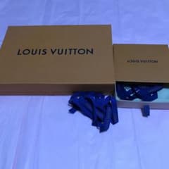 LOUIS VUITTON. 箱のサムネイル