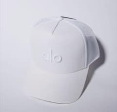 Alo Yoga District Trucker Hat キャップ 新品 - メルカリ