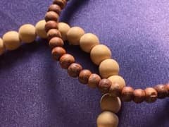 ブレスレット 腕輪 木 ウッドビーズ 茶色 ブラウン 小物 アクセサリーのサムネイル
