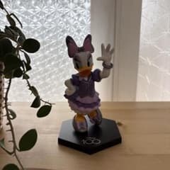 Disney 100 デイジーダック フィギュアのサムネイル
