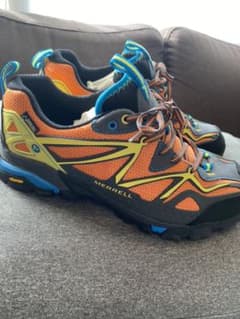 メレルの登山靴　スニーカーのサムネイル