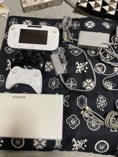 Wii U 本体 8GB コントローラー2台付き - メルカリ