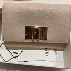 FURLA 三つ折り財布のサムネイル