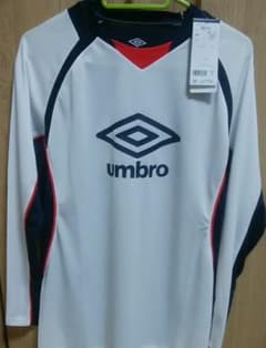 〔新品未使用〕umbro　アンブロ 　トレーニングシャツのサムネイル