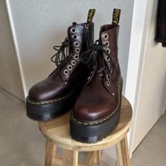 Dr.Martens QUAD RETRO JADON MAX レッド - メルカリ