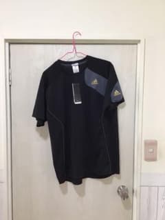 タグ付き　adidas アディダス Tシャツのサムネイル