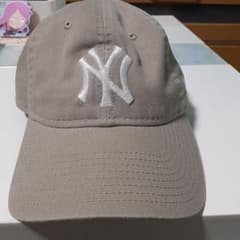 New Era ニューヨーク・ヤンキース 9TWENTY ベージュキャップのサムネイル