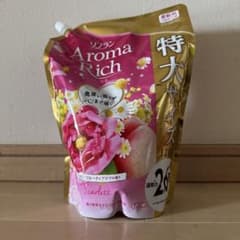 Aroma Rich Scarlett 柔軟剤 1210mlのサムネイル