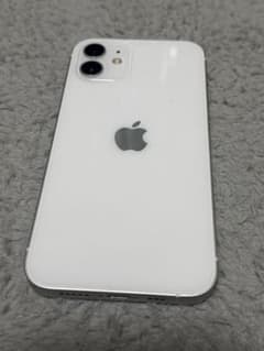 Apple iPhone 12ホワイト 本体　初期化済みのサムネイル