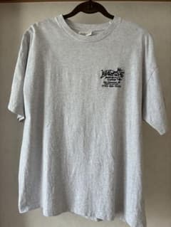 BADASS MØRBIDLY DØØP グラフィックTシャツのサムネイル