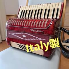 【名門 V.Soprani】イタリア製 アコーディオン 赤 鍵盤楽器 ケース付 Italy製Recanati Soprani アコーディオン 30鍵 - メルカリ