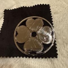 Louis Vuitton モノグラム フラワー チャームのサムネイル