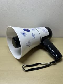 King gnu Red Bull 拡声器 メガホン イラスト付き USB充電式 - メルカリ
