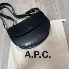 年末値下げ A.P.C. GENÈVEブラックレザーショルダーバッグ - メルカリ