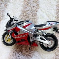 SUZUKI GSX 750 オートバイ 模型のサムネイル