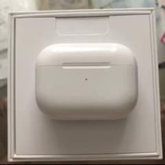 Apple AirPods Pro 充電ケース 本体のサムネイル