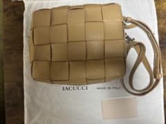 IACUCCI レザー ショルダーバッグのサムネイル