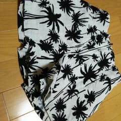リーフ柄ショートパンツのサムネイル