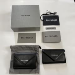 BALENCIAGA 三つ折り財布とキーケースのサムネイル