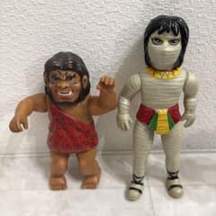 【中古品】タイガーマスク　レトロなソフビ人形 2体セットのサムネイル