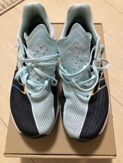 New Balance ランニングシューズ FuelCell Rebel V2のサムネイル