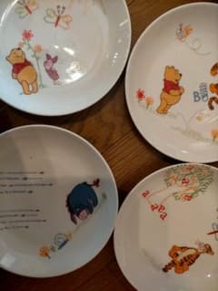 プーさんカレー皿4枚セット最終価格！のサムネイル