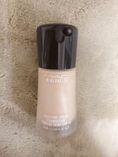 MAC ミネラライズ モイスチャー SPF 15 ファンデーション NC15のサムネイル