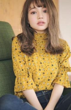 GRL グレイル　フラワートップスのサムネイル