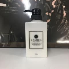 カミカ 黒髪クリームシャンプー KAMIKA 400gのサムネイル