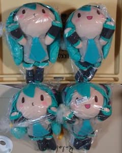 初音ミクシリーズ ふわぷち 寝そべりＭぬいぐるみ “初音ミク” 2種各2点セット