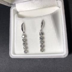 中古品 プラチナ ダイヤモンド合計1.42ct 5石 ピアス 鑑別書付き 