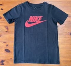 NIKE ブラックＴシャツキッズXS（120〜130cm）のサムネイル