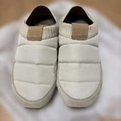 Teva スリッポン アイボリー