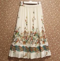 花柄 プリーツスカート ミモレ丈 ～  ロング丈のサムネイル