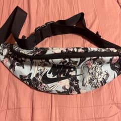 NIKE ナイキ ウエストポーチ ボディバッグ 花柄のサムネイル