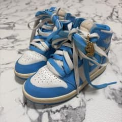Nike Air Jordan 1 High OG スニーカー　キッズスニーカーのサムネイル