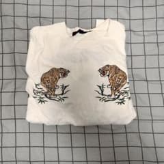 トップス　(虎の柄)のサムネイル