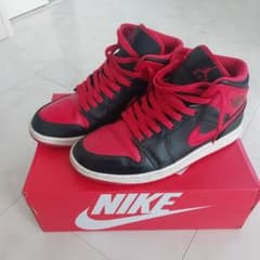 エア　ジョーダン 1 Mid "Bred Toe"のサムネイル