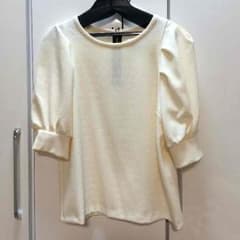 ゆみぃ☆様専用  パフスリーブのトップスのサムネイル