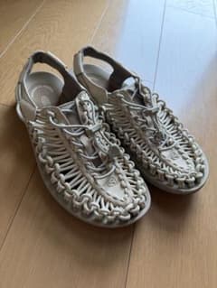 本日限定値下げ！）KEEN UNEEK サンダル サファリ 25.0 - メルカリ