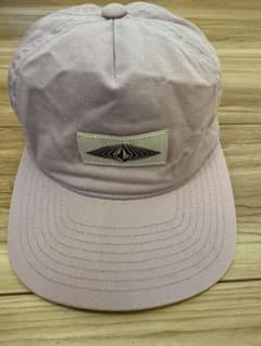VOLCOMボルコムキッズ　スナップバック ラベンダーキャップ O/Sのサムネイル