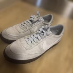 Nike スエード グレー スニーカーのサムネイル