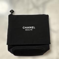 シャネル CHANEL BEAUTÉ ノベルティ 拡張ポーチ ブラック - メルカリ