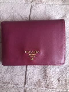 PRADA 二つ折り財布 ワインレッド レザーのサムネイル