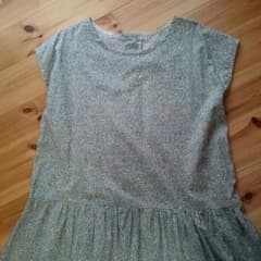 みなさん専用美品  小花柄ワンピースのサムネイル