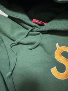 シュプリームXL グリーン 刺繍 Sロゴツノ堀米 - メルカリ