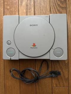 SONY PlayStation 本体とケーブル一本のサムネイル