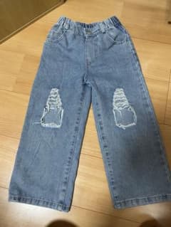 ダメージ加工 キッズデニムパンツ　ボロボロ　110サイズのサムネイル