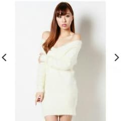 LIP SERVICE♡今季新作 フェザーニットオフショルワンピースのサムネイル