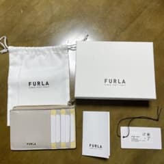 フルラ。コインケース付きカードケースのサムネイル